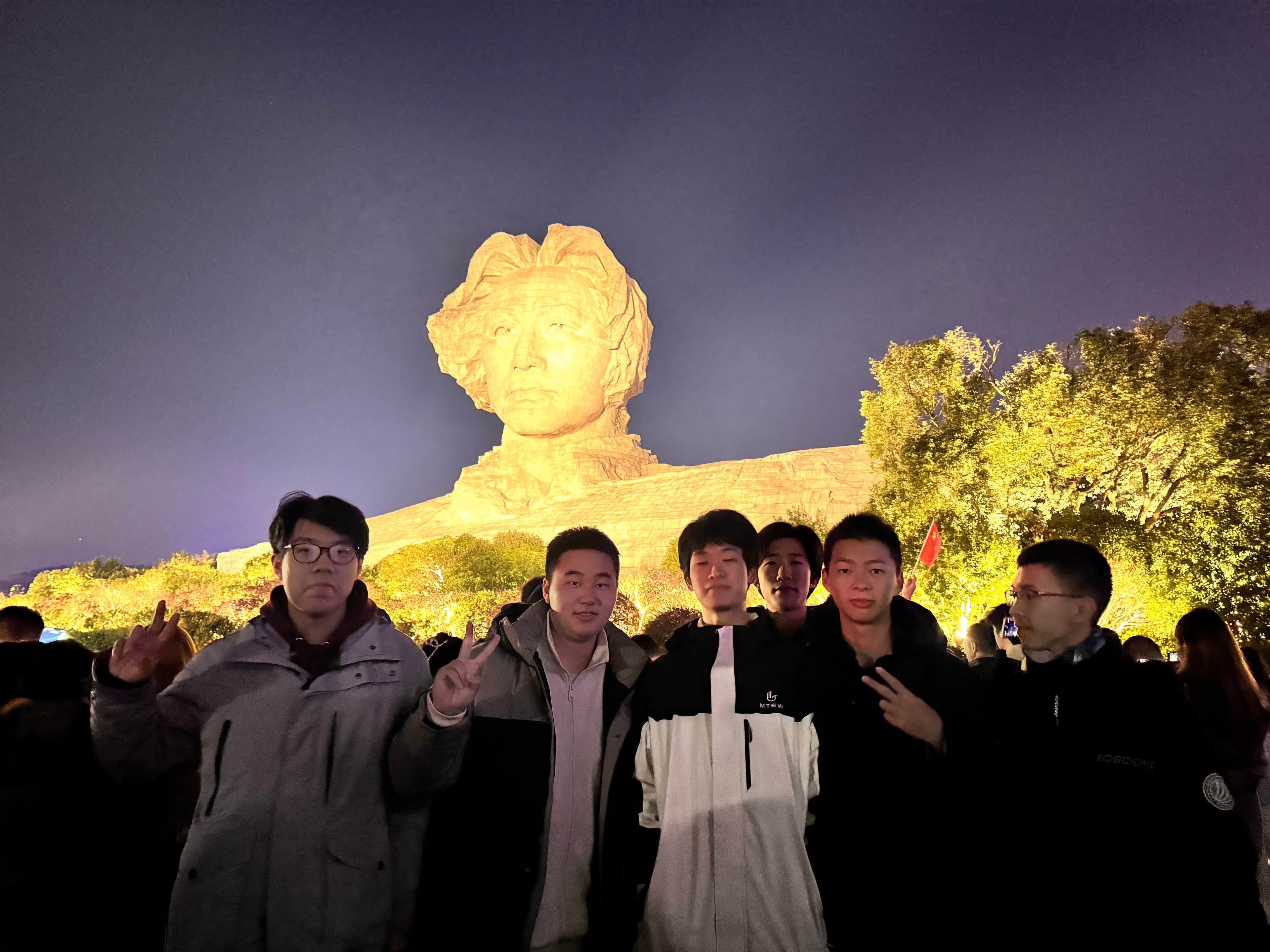 0204 和好友一起逛橘子洲头