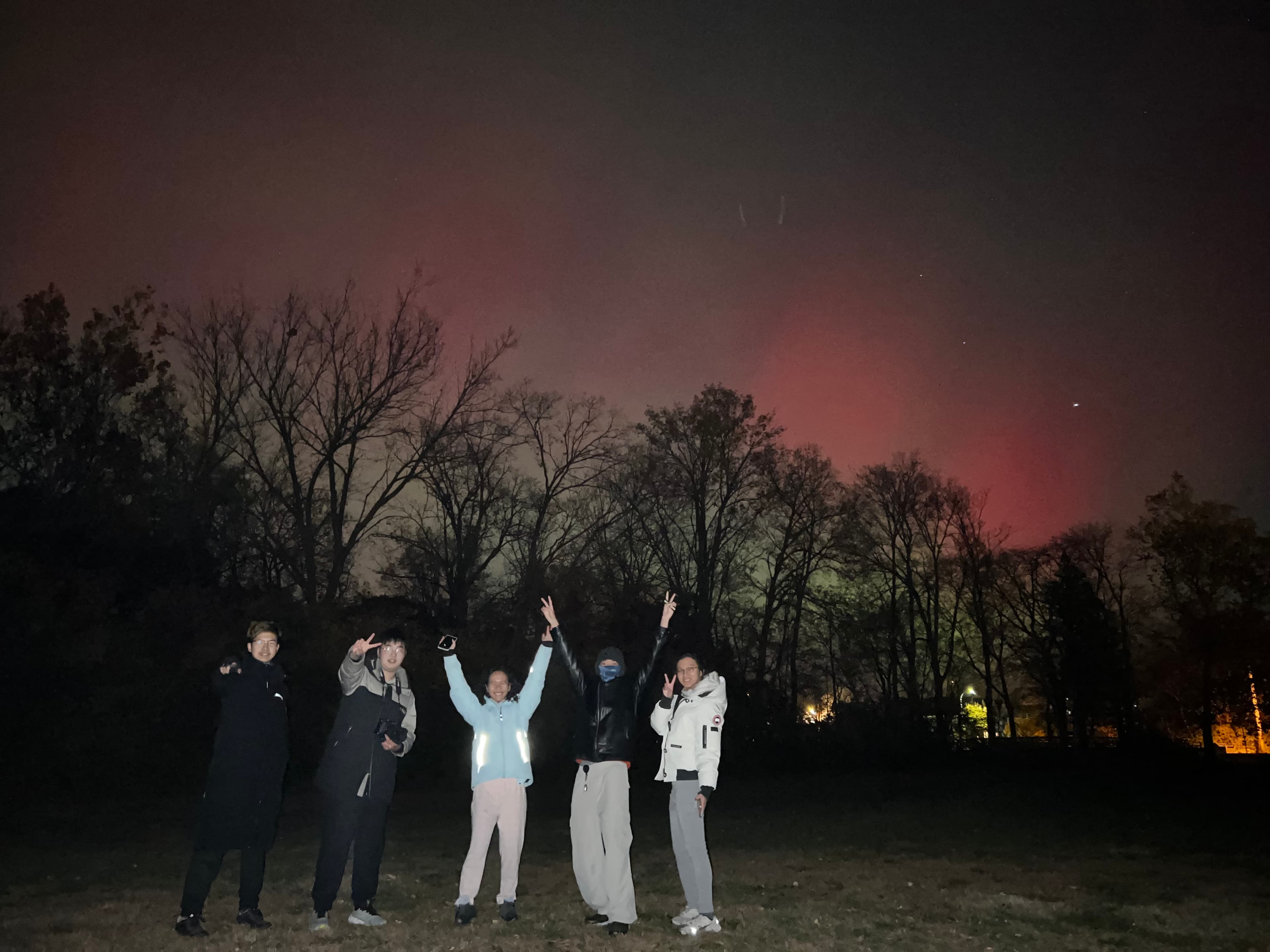 1111 it小疯子分队看极光